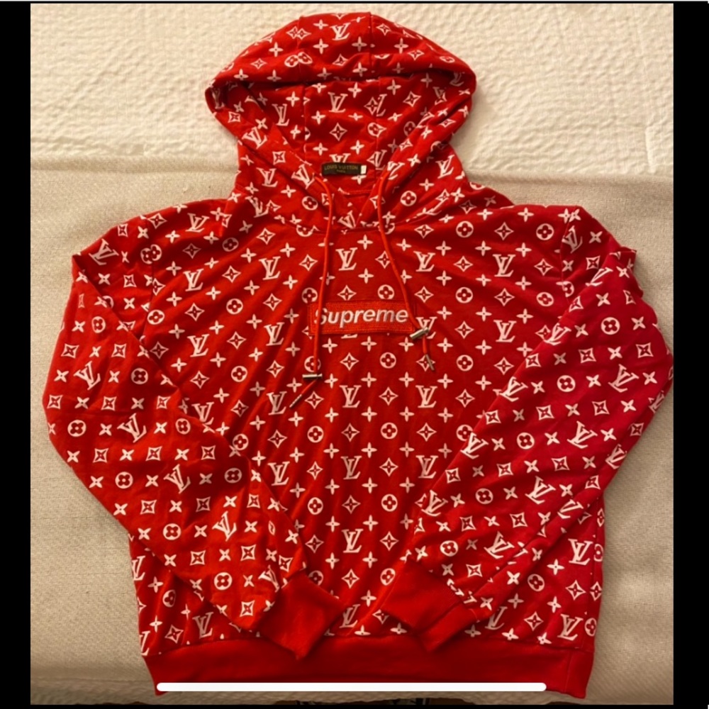 Louis Vuitton x Supreme Mens Hoodie Sweatshirt. Size: 2XL. Color: Red.